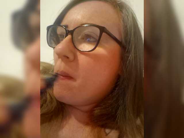 Emmalou38's BongaCams show and profile