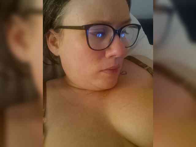 Emmalou38 webcam
