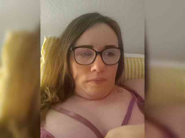 Emmalou38 webcam
