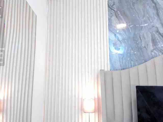 Arianaa-Cooper webcam