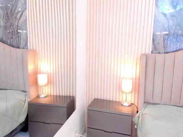 Arianaa-Cooper webcam