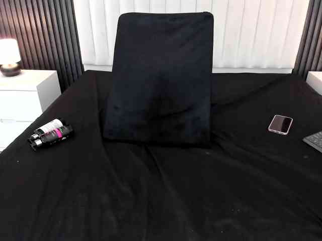 Arianaa-Cooper webcam