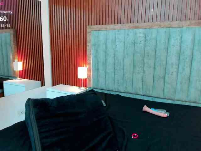 Arianaa-Cooper webcam