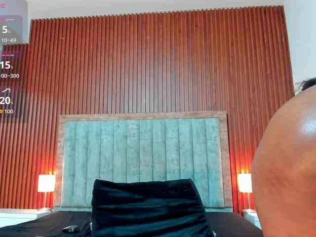 Arianaa-Cooper webcam