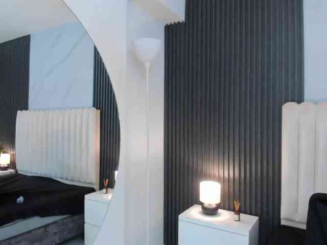 Arianaa-Cooper webcam