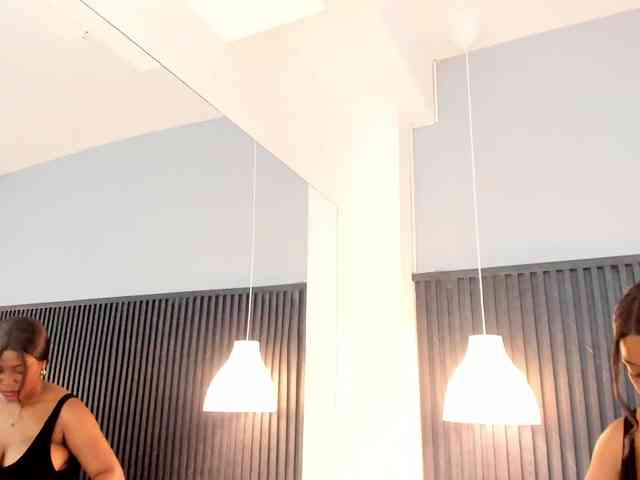 Arianaa-Cooper webcam