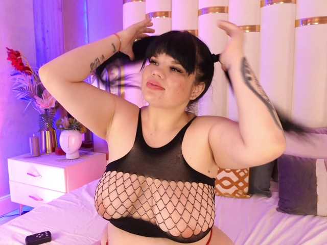 AmberPeach's BongaCams show and profile