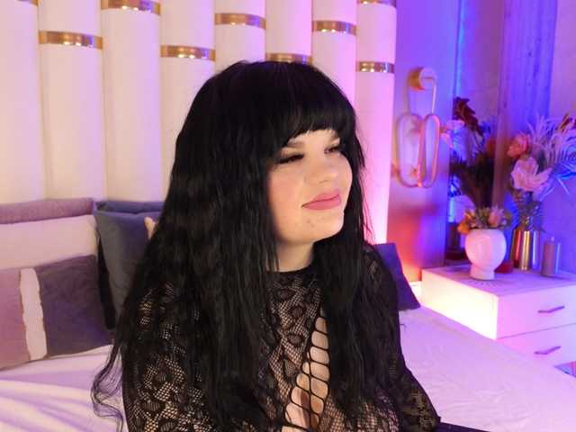 AmberPeach's BongaCams show and profile