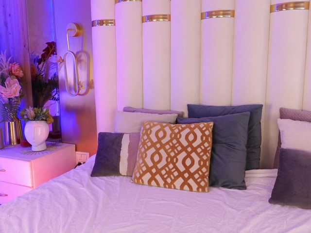 AmberPeach's BongaCams show and profile