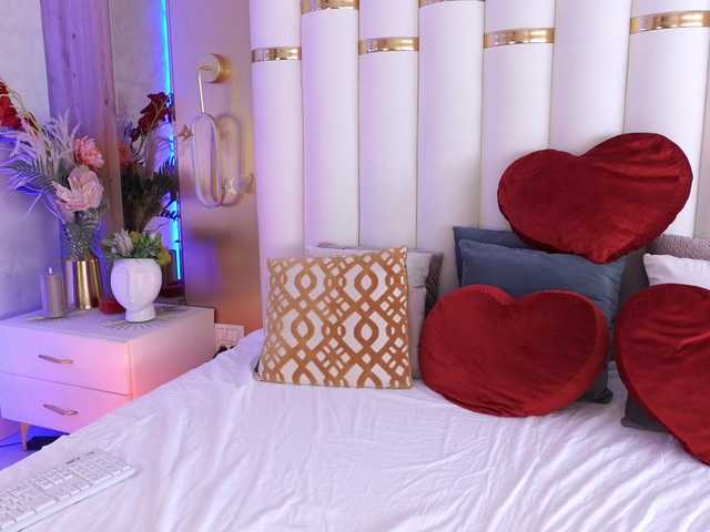 AmberPeach's BongaCams show and profile