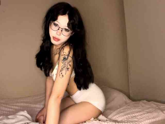 DominicaTkach webcam