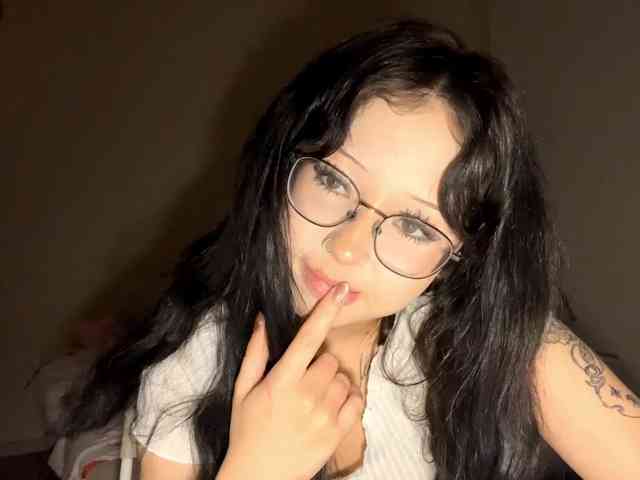 DominicaTkach webcam