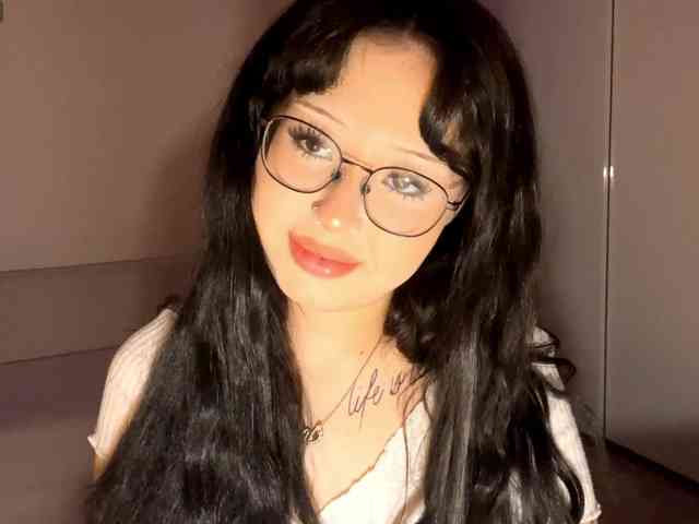 DominicaTkach webcam