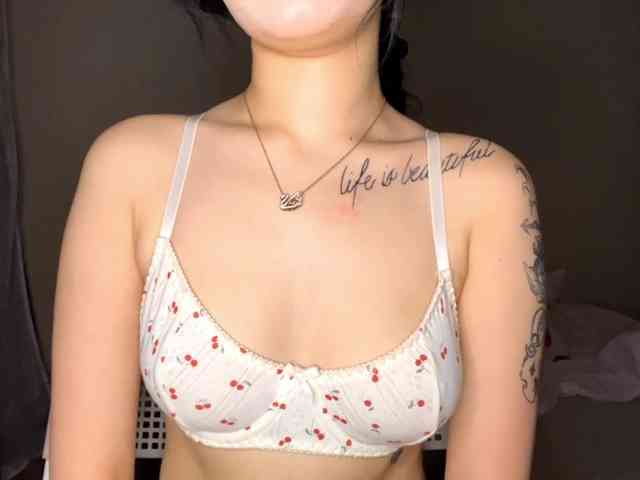 DominicaTkach webcam