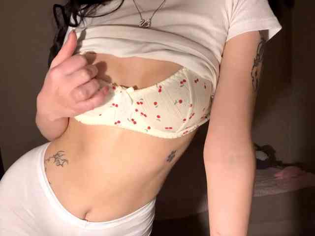 DominicaTkach webcam