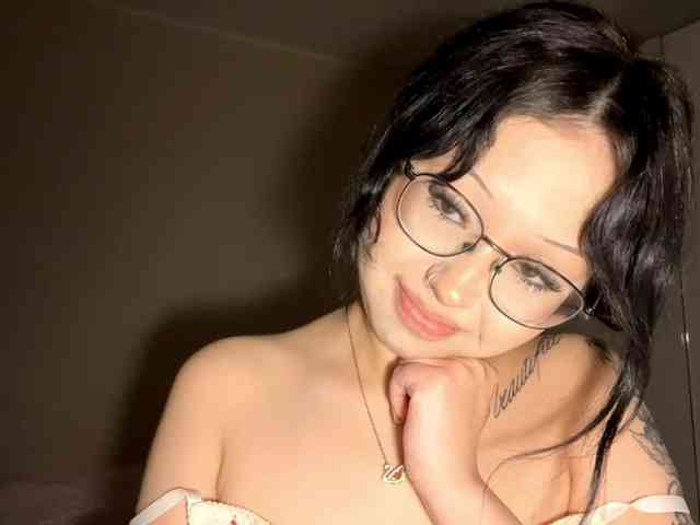 DominicaTkach webcam