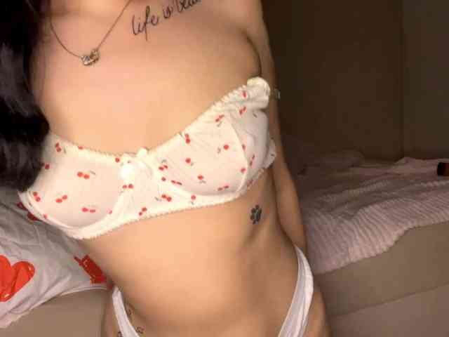 DominicaTkach webcam