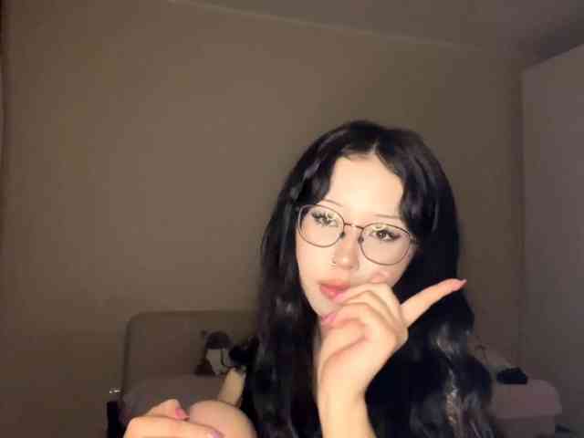 DominicaTkach webcam