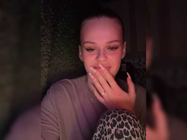 ANGELdd's BongaCams show and profile