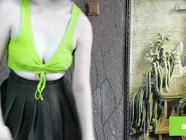 CandyChollett's BongaCams show and profile