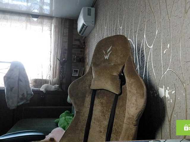 CandyChollett's BongaCams show and profile