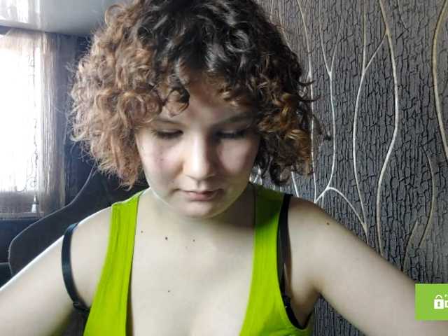 CandyChollett's BongaCams show and profile