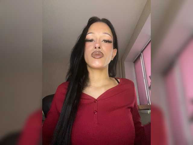 Gloria8's BongaCams show and profile