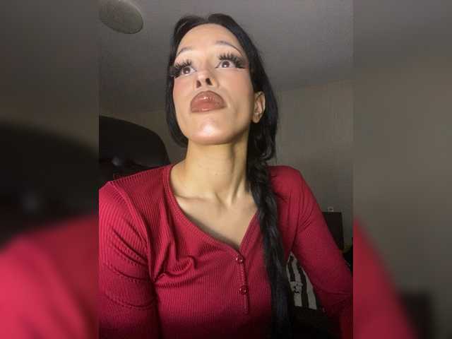 Gloria8's BongaCams show and profile