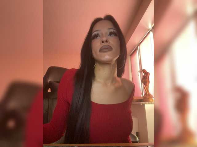 Gloria8's BongaCams show and profile