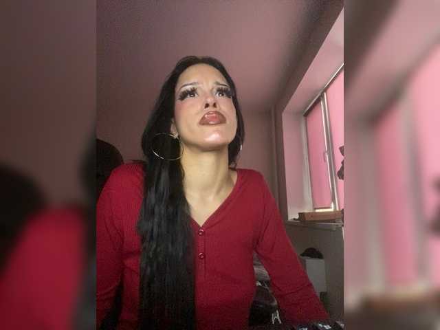 Gloria8's BongaCams show and profile