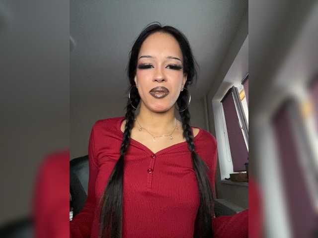 Gloria8's BongaCams show and profile