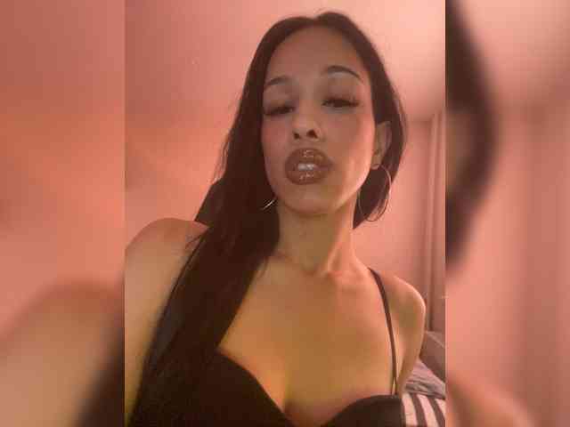 Gloria8 Live Webcam on BongaCams