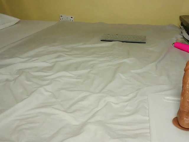 cuteone2 broadcasting live