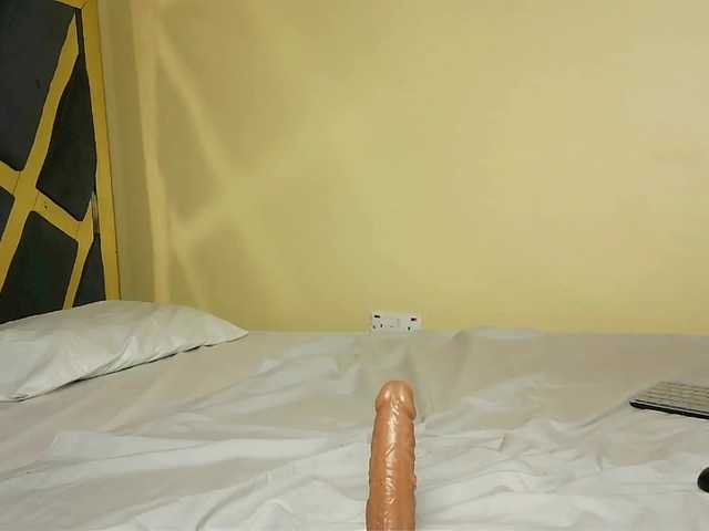 cuteone2's BongaCams show and profile