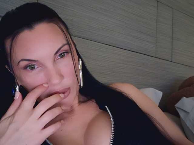 LvyOna's BongaCams show and profile