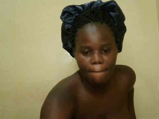 Cute-latifah Live Webcam on BongaCams