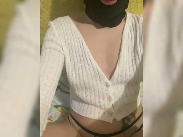 Juicypeach69's BongaCams show and profile