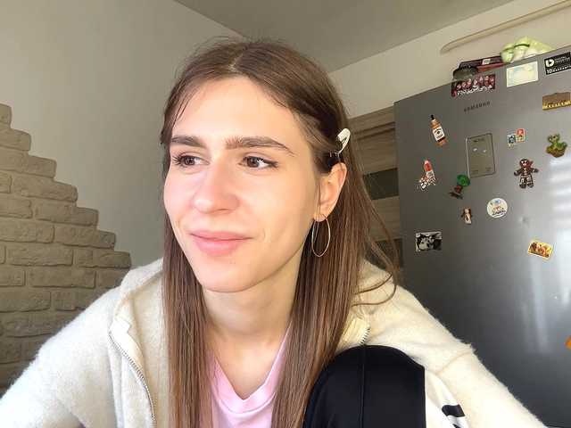 AshantiBadolato live cam profile