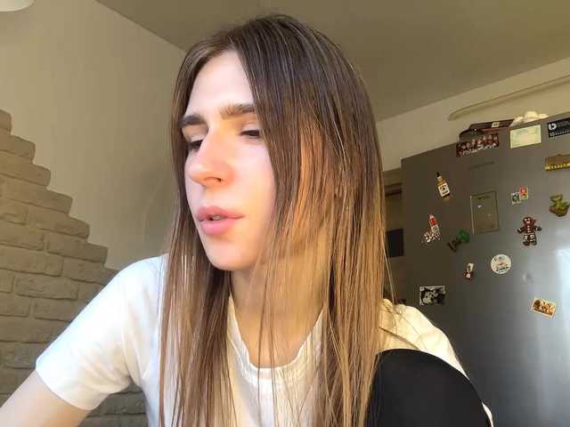 AshantiBadolato live cam profile