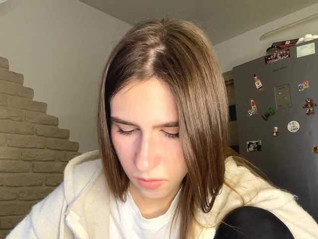 AshantiBadolato live cam profile