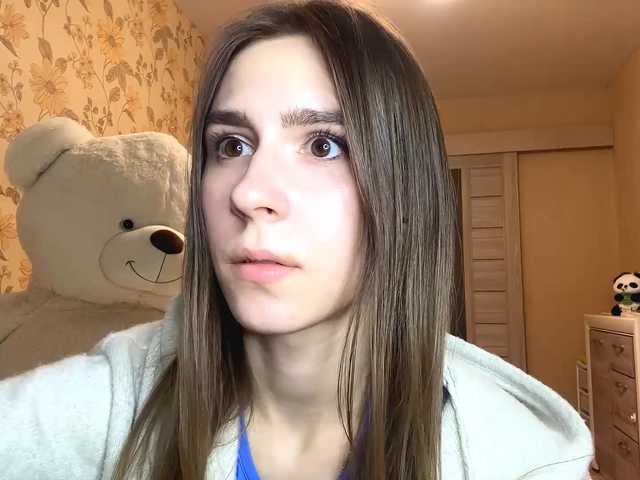 AshantiBadolato live cam profile