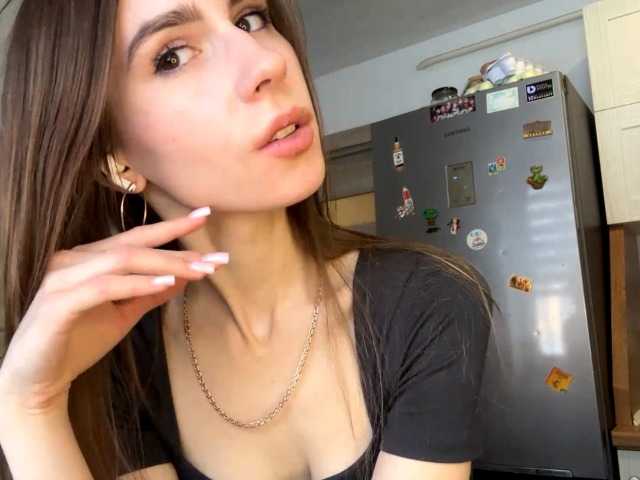 AshantiBadolato live cam