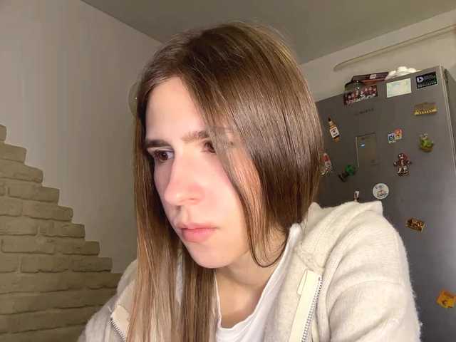 le modèle AshantiBadolato est en webcam porno dans un show sur le site bongacams, il possède les tags suivants: White/Caucasian,Brunette,Shaved