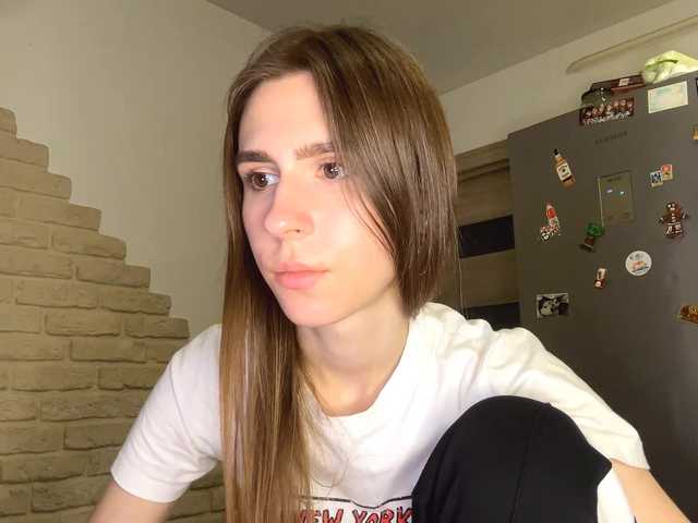 AshantiBadolato live cam profile