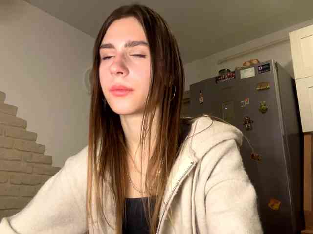 AshantiBadolato webcam