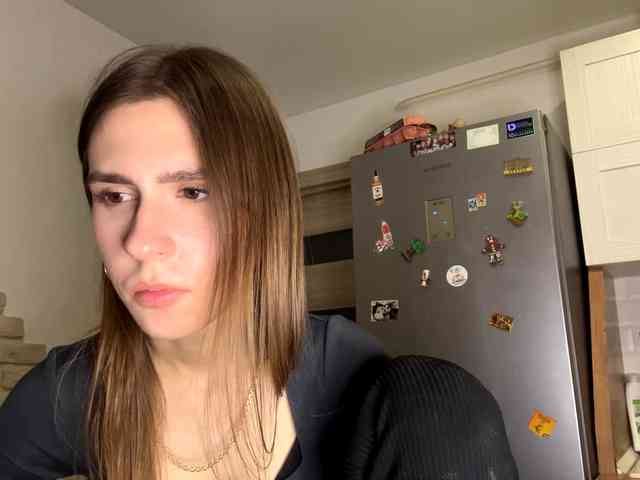 AshantiBadolato webcam