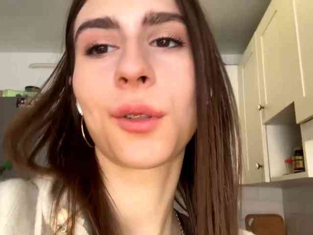 AshantiBadolato webcam