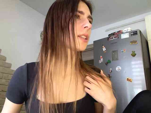 AshantiBadolato webcam