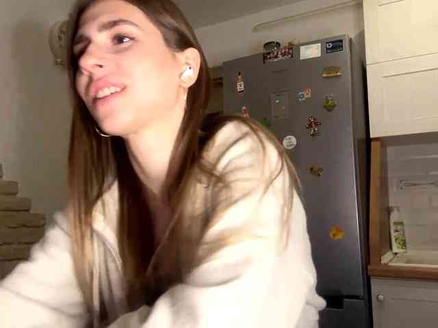 AshantiBadolato webcam