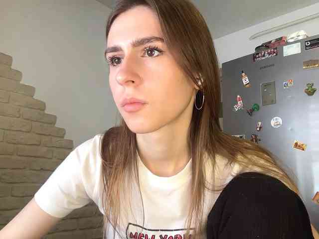 AshantiBadolato webcam